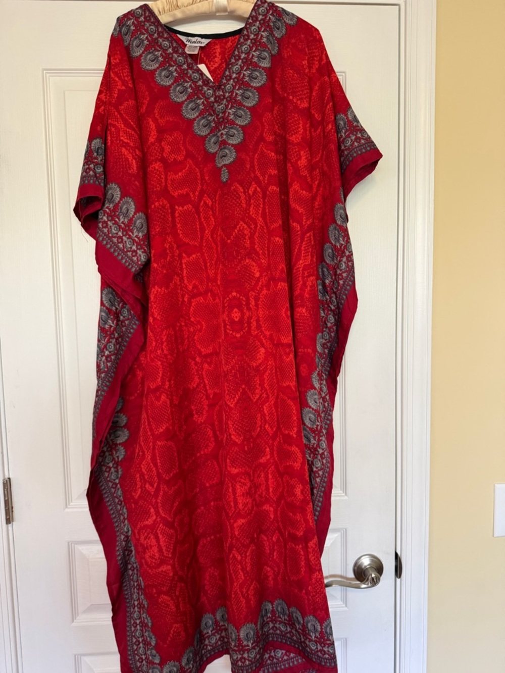Caftan dress hand embellished, great summer style
NWT